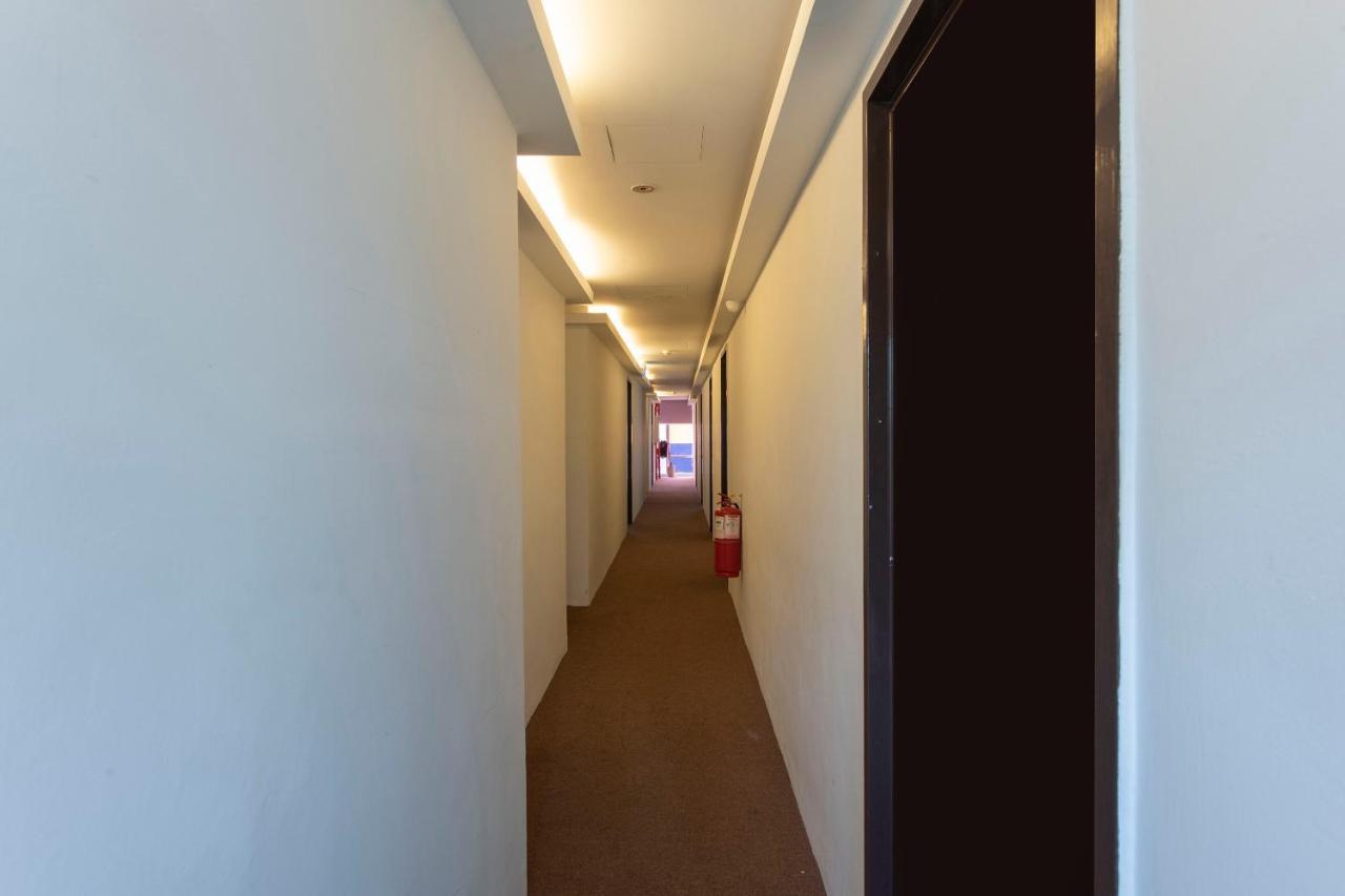 Oyo 90403 North City Hotel Johor Bahru Bagian luar foto