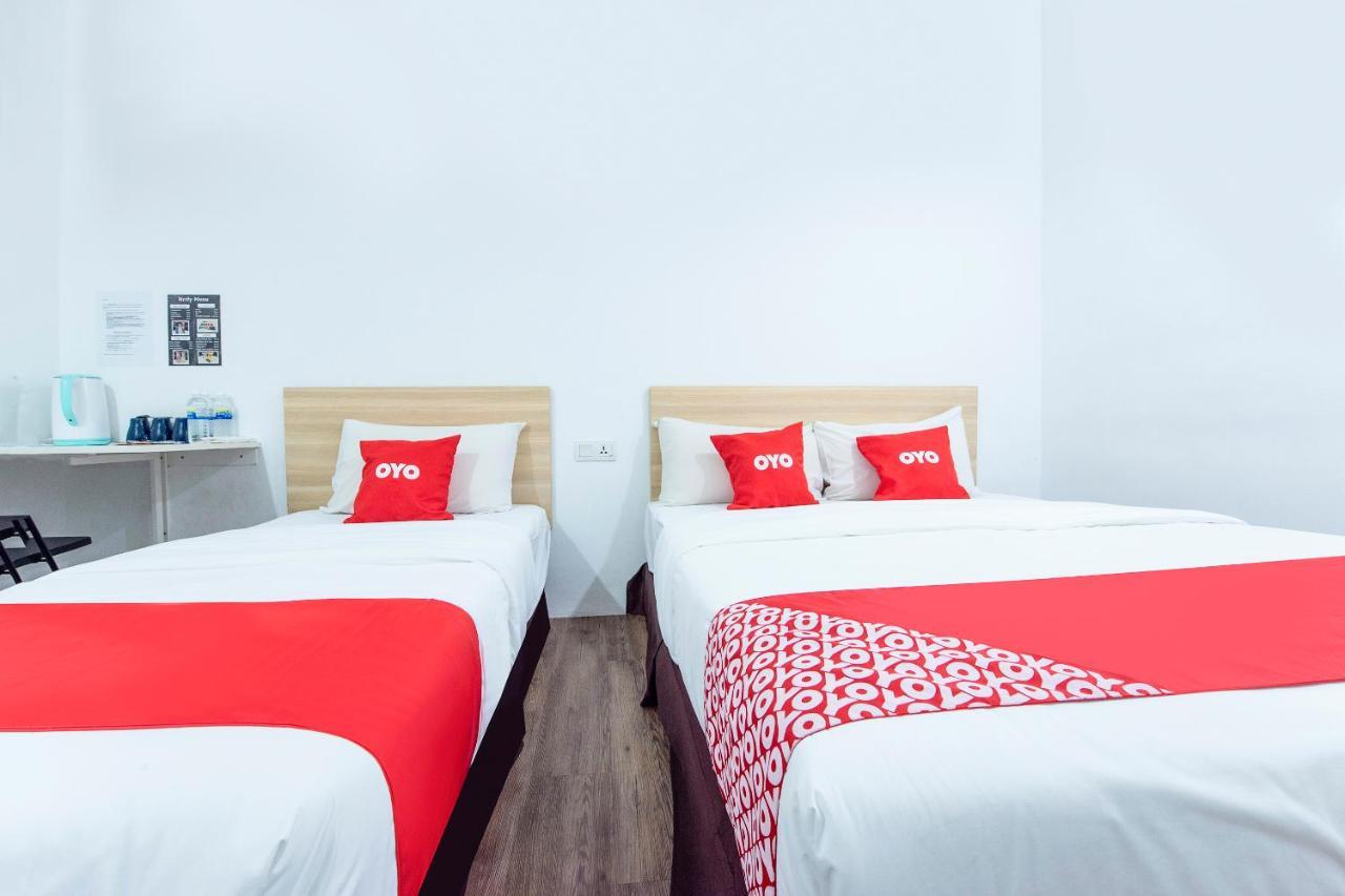Oyo 90403 North City Hotel Johor Bahru Bagian luar foto