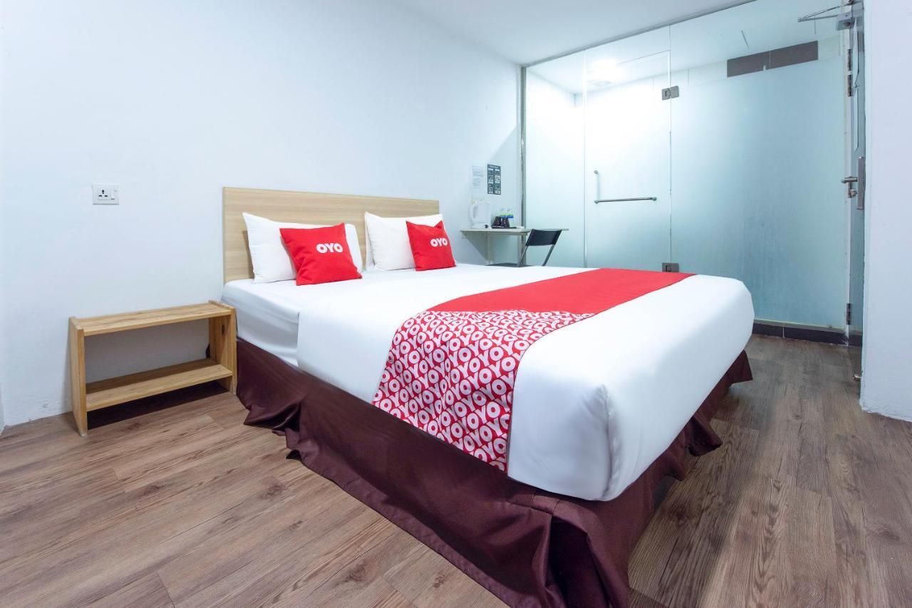 Oyo 90403 North City Hotel Johor Bahru Bagian luar foto